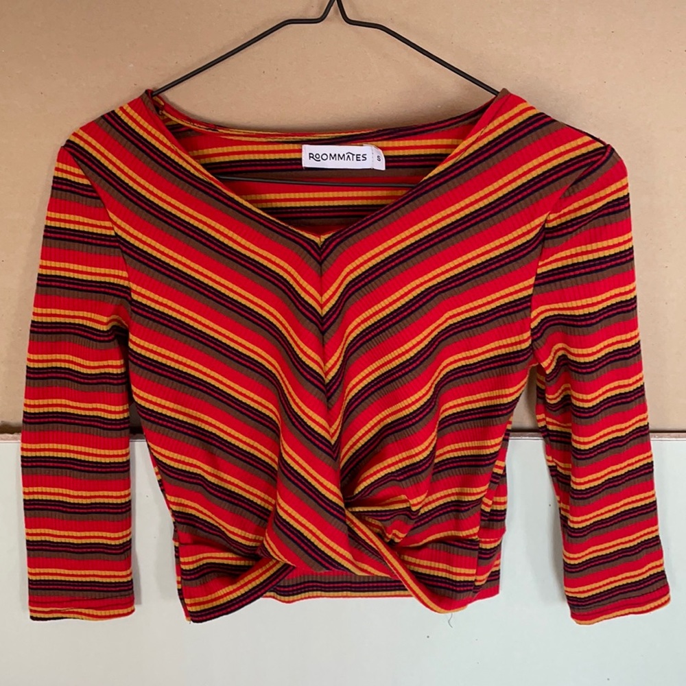 Cropped long sleeve top